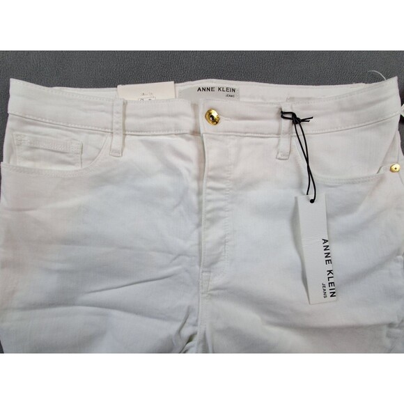 Anne Klein Women’s White Bermuda Shorts Size 10 NWT Pockets 4” Inseam - Picture 5 of 16